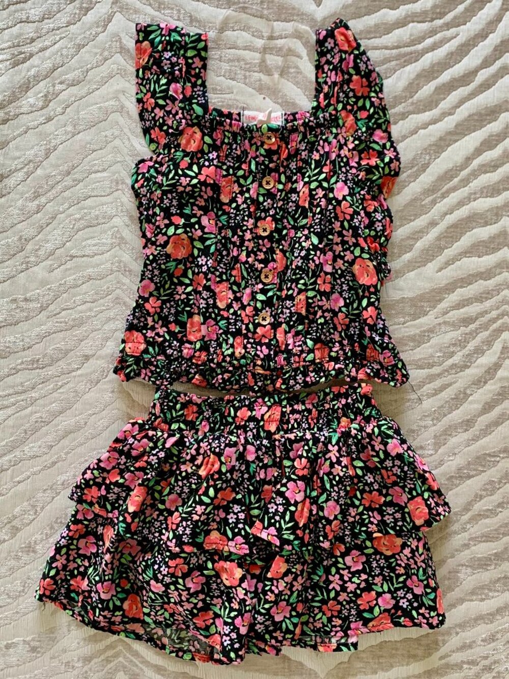 Lemon x Kiss 2-Piece Matching Floral Peasant Top & Ruffled Tiered Skort